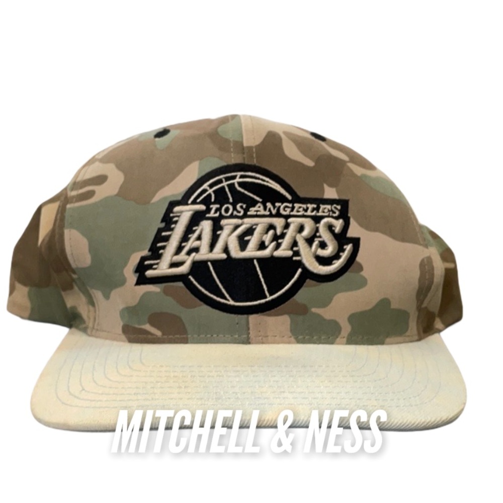 Mitchell & Ness LAKERS Camo Snapback OS
